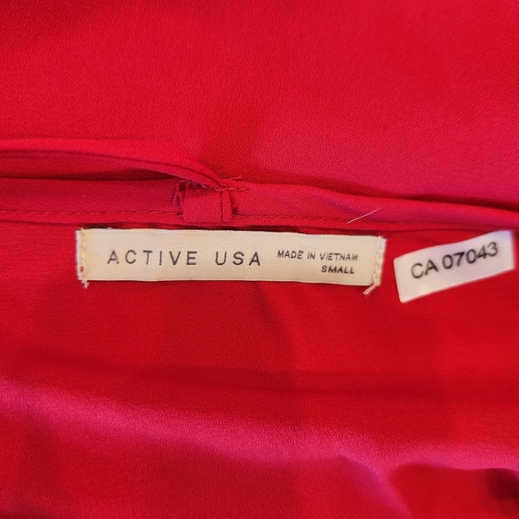 Sleek Red Active USA T-Strap Back Blouse Camisole Tank Top - Picture 3 of 4